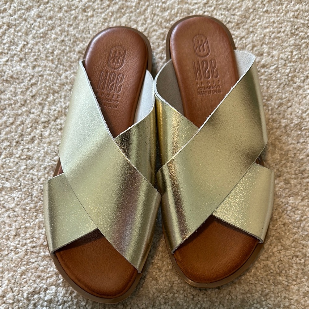HEE Shoes Gold and Brown Sandals Made in Spain Size 39